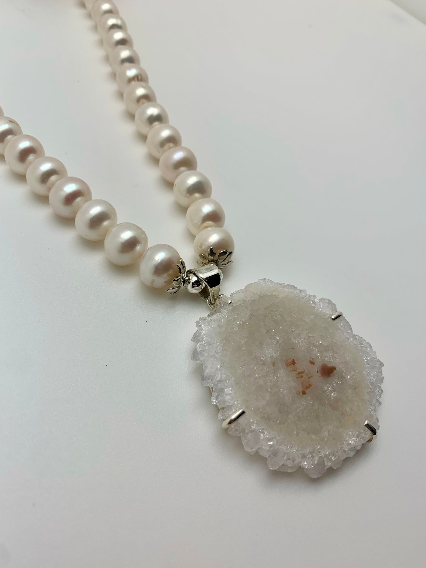 Fresh water pearl with crystal druzy pendant