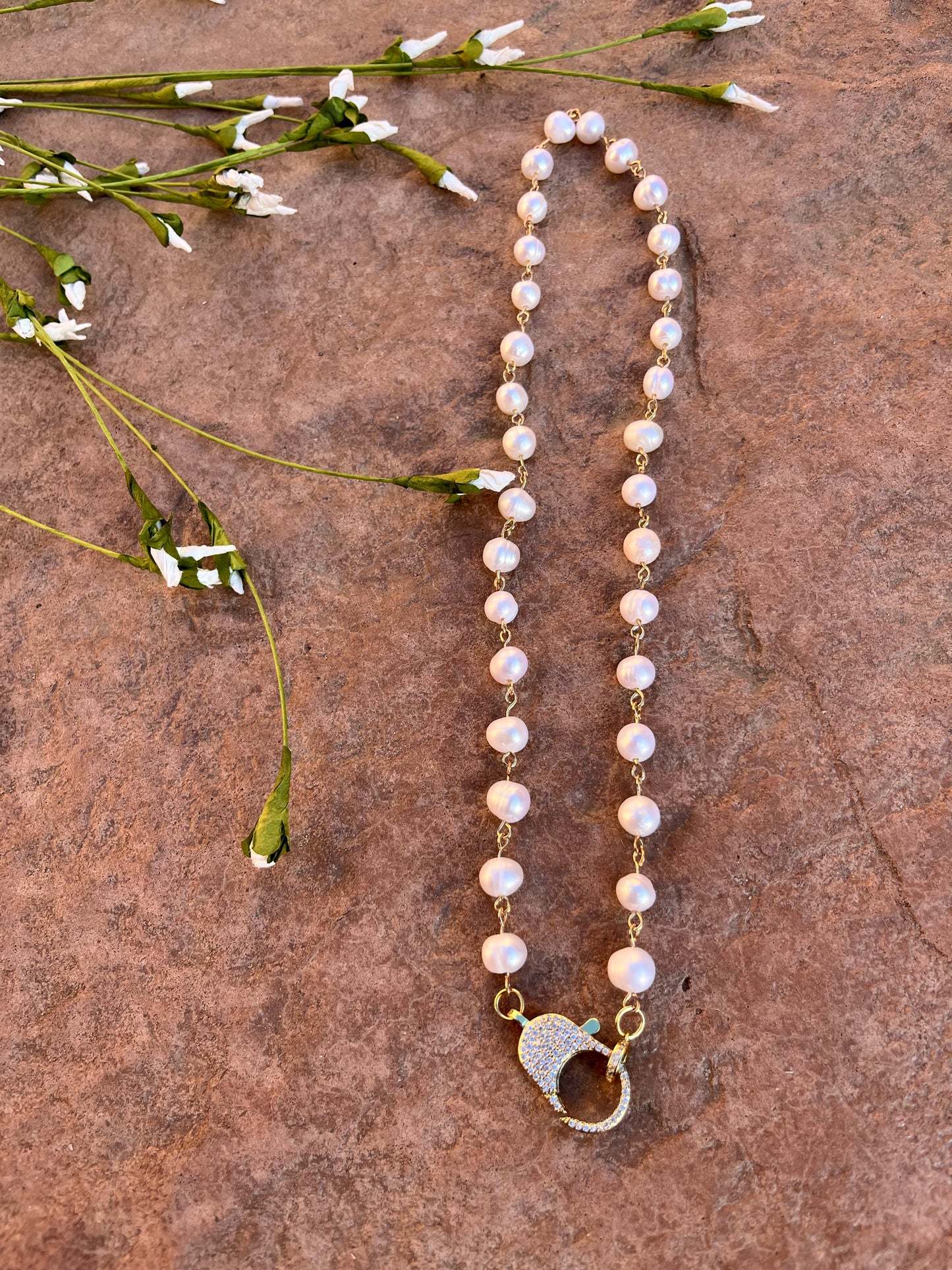 Pearl chain with bling clasp