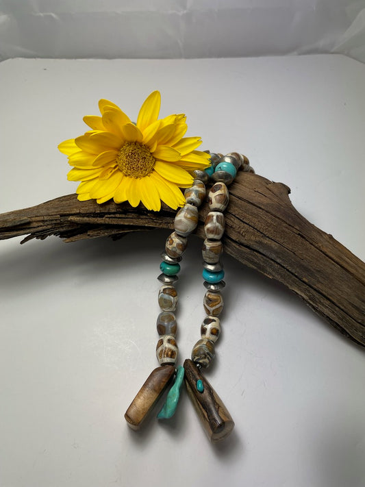 Tabet agate, wood and turquoise necklace