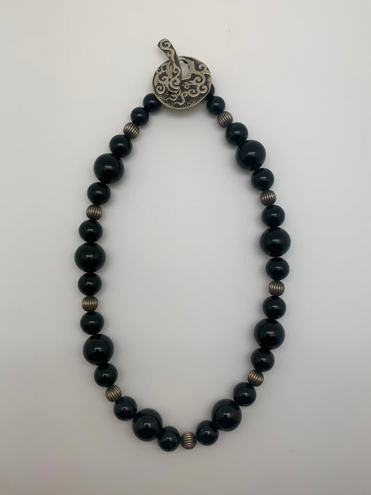 Black onyx with Navajo pearl saki bronze clasp