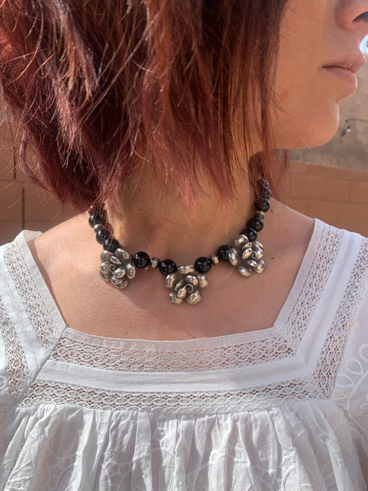 Thai roses on onyx